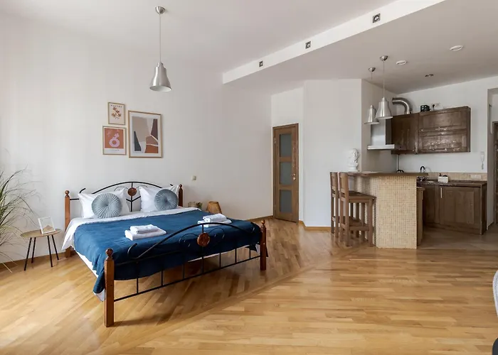 Rynok Square With Balcony *